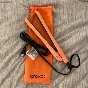 Amika flat iron